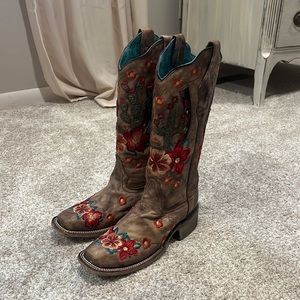 Corral boots